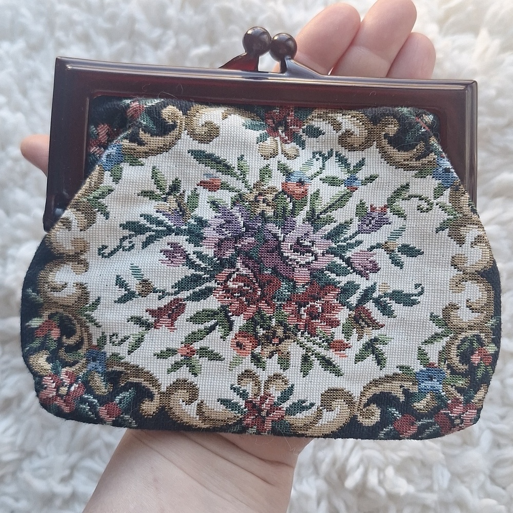 Vintage Tapestry Clutch Coin Purse with Lucite Closure 60s Floral Victorian - Picture 6 of 7